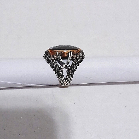 Dazzling Silver Ring, Size 8, with Black Zircon Stone - Picture 9 of 12
